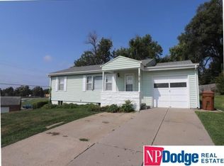 1910 Wayne St, Bellevue, NE 68005