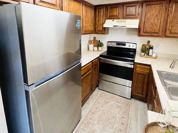 4th image of 1324 Bluffview Dr APT C