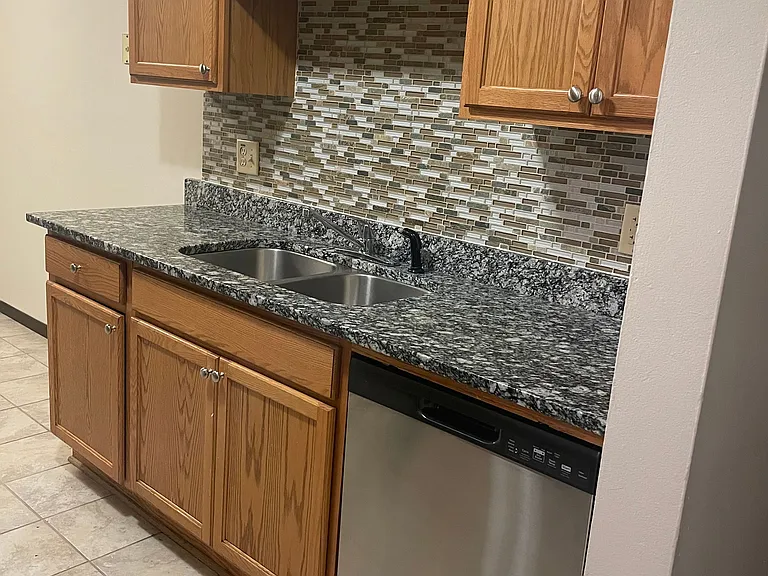 Pinecrest Apartments — Photo 9