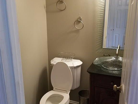 5th image of 20 Winsor Ct #2920