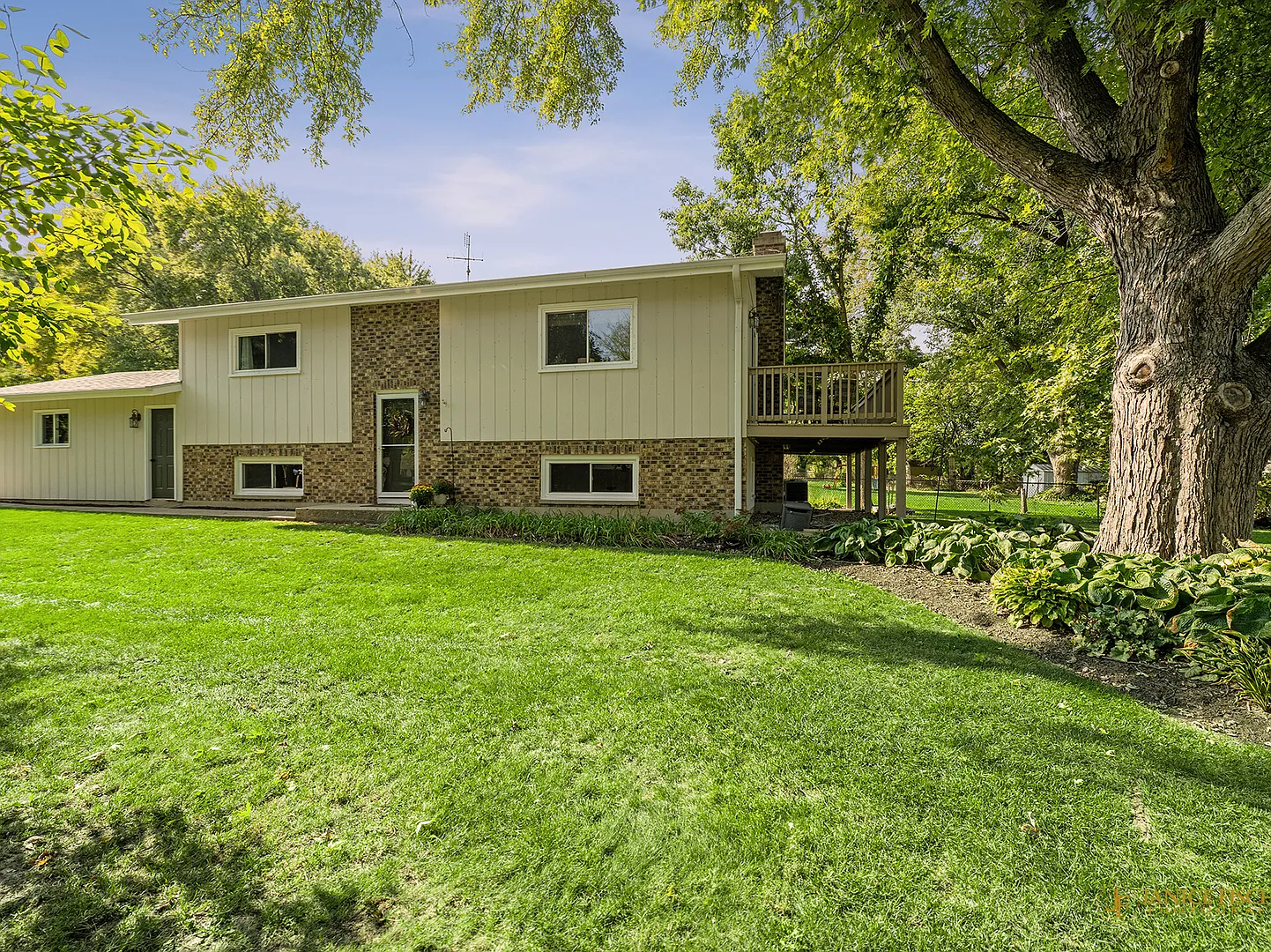 8514 Burton Rd photo 1