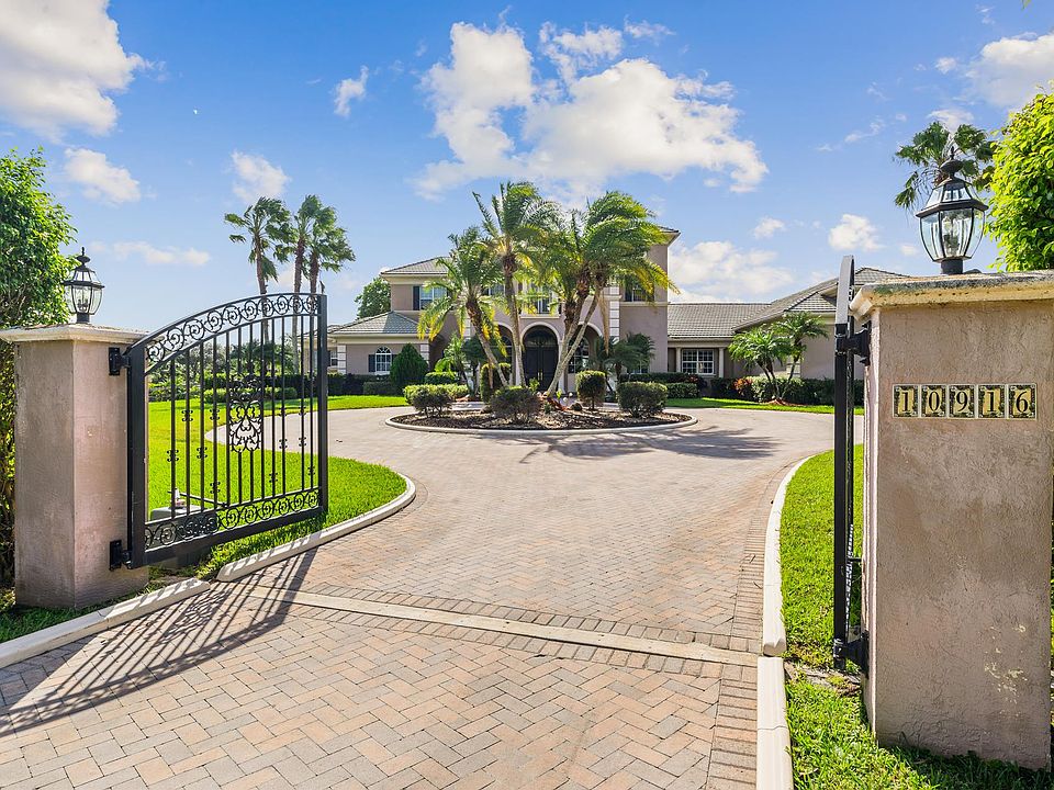 1st image of 10916 El Caballo Ct