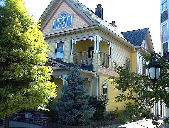 1st image of 2446 N Illinois St
