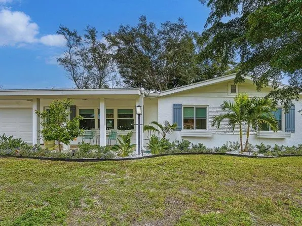 2748 Wisteria Pl, Sarasota, FL 34239