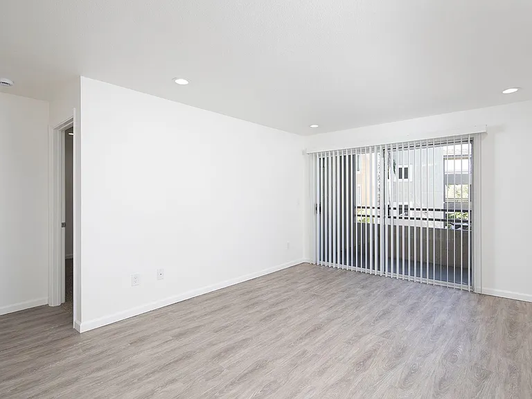 Mission Pacific Apartments — Photo 53