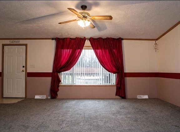 5th image of 302 N Bishop St