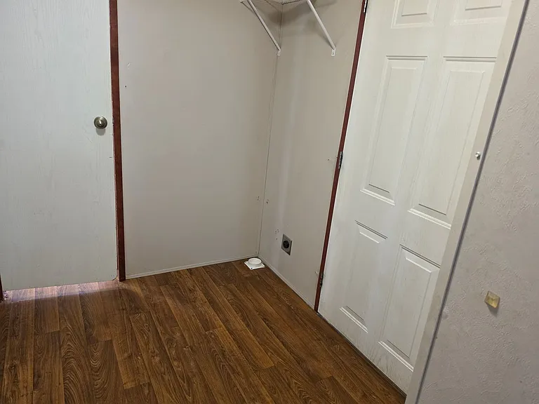 1617 E Brazos St — Photo 15