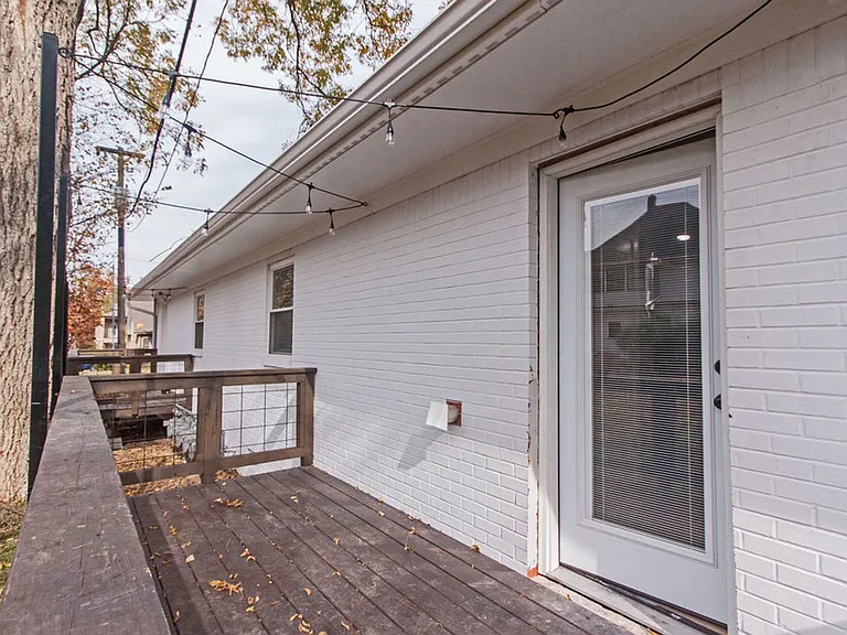 400 W Poplar St #E — Photo 23