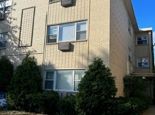 711 Austin St APT 303, Evanston, IL 60202