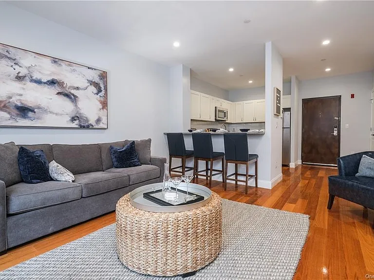 697 Bronx River Rd — Photo 14
