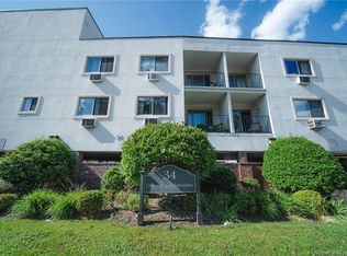 34 Crescent St APT 1G, Stamford, CT 06906