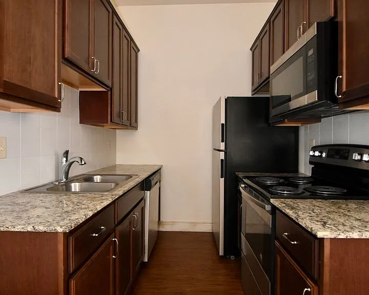 2408-2464 W Barnett Springs Ave — Photo 6