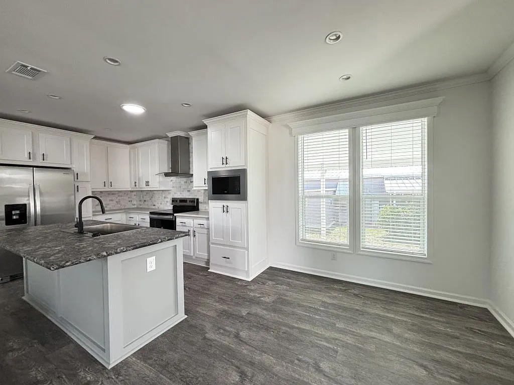 3 bed, 2.5 bath, 1456 sqft, $1,799 — Photo 4