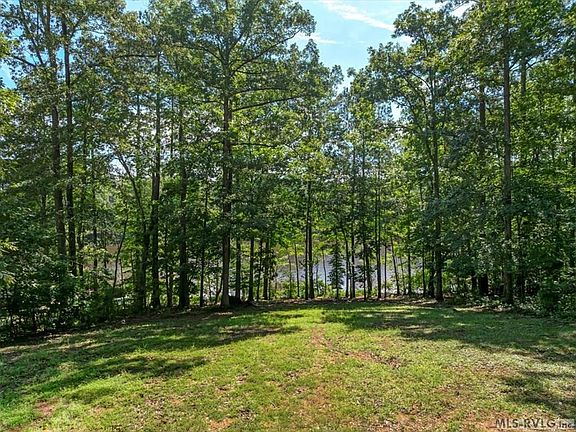 2nd image of 22 Birdsong Rd