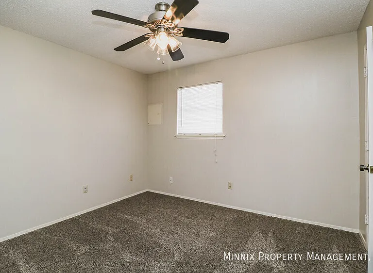 500 4th Ave #22 — Photo 10