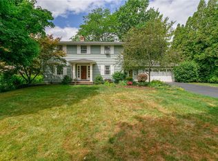 55 Heatherhurst Dr, Pittsford, NY