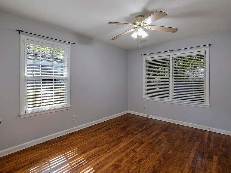 3931 Dexter Ave — Photo 9