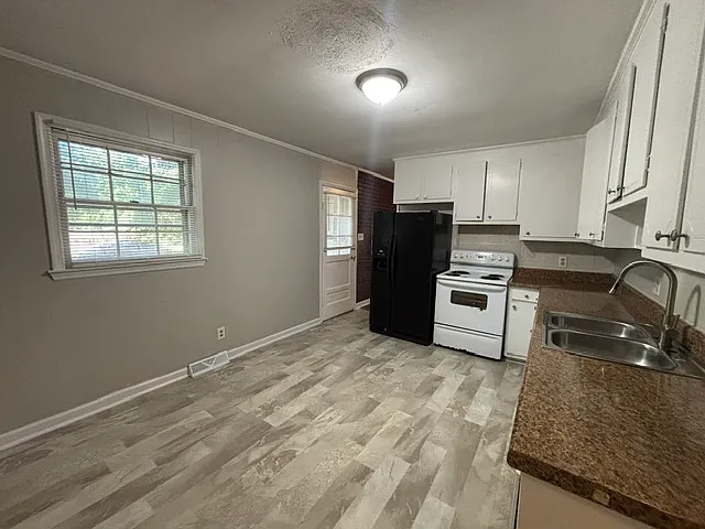 3907 Raintree Dr — Photo 5