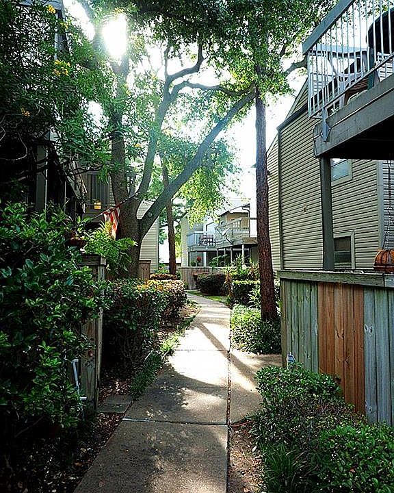 1st image of 9707 Richmond Ave APT 8