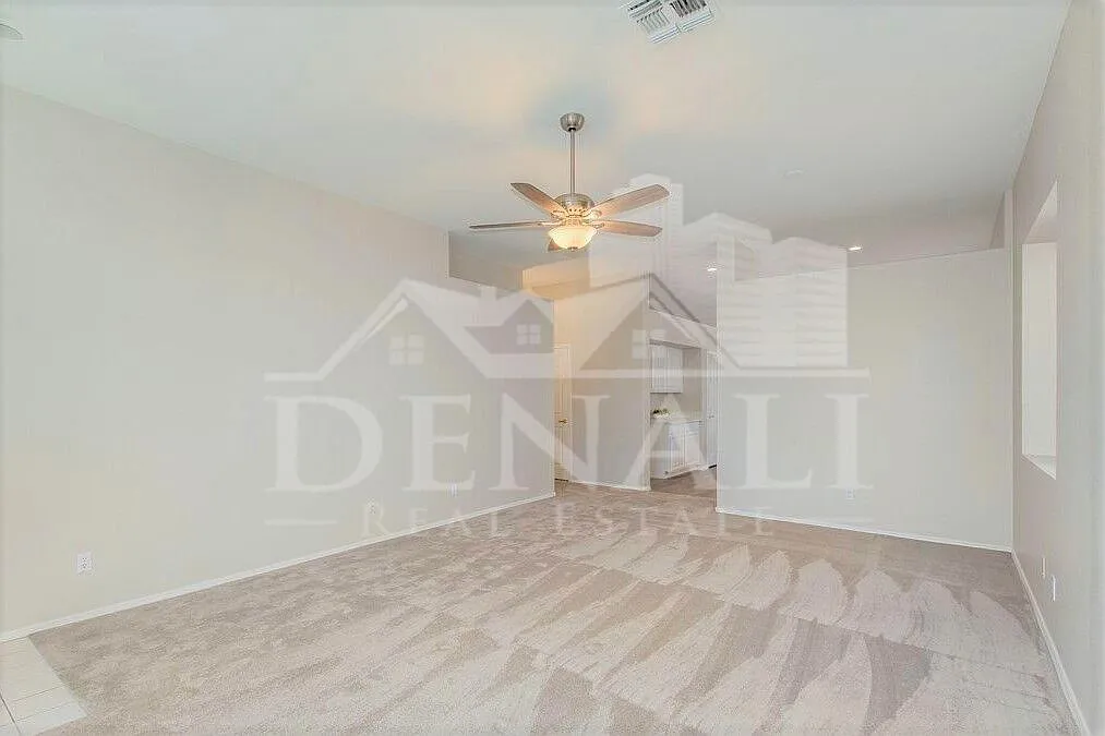 3 bed, 2.0 bath, 1710 sqft, $2,295 — Photo 3