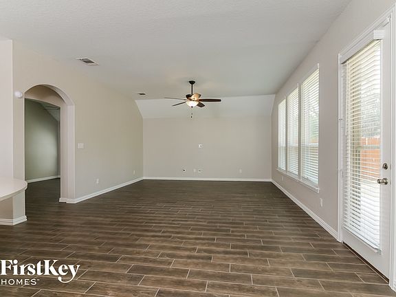3rd image of 15231 Maskette Ave