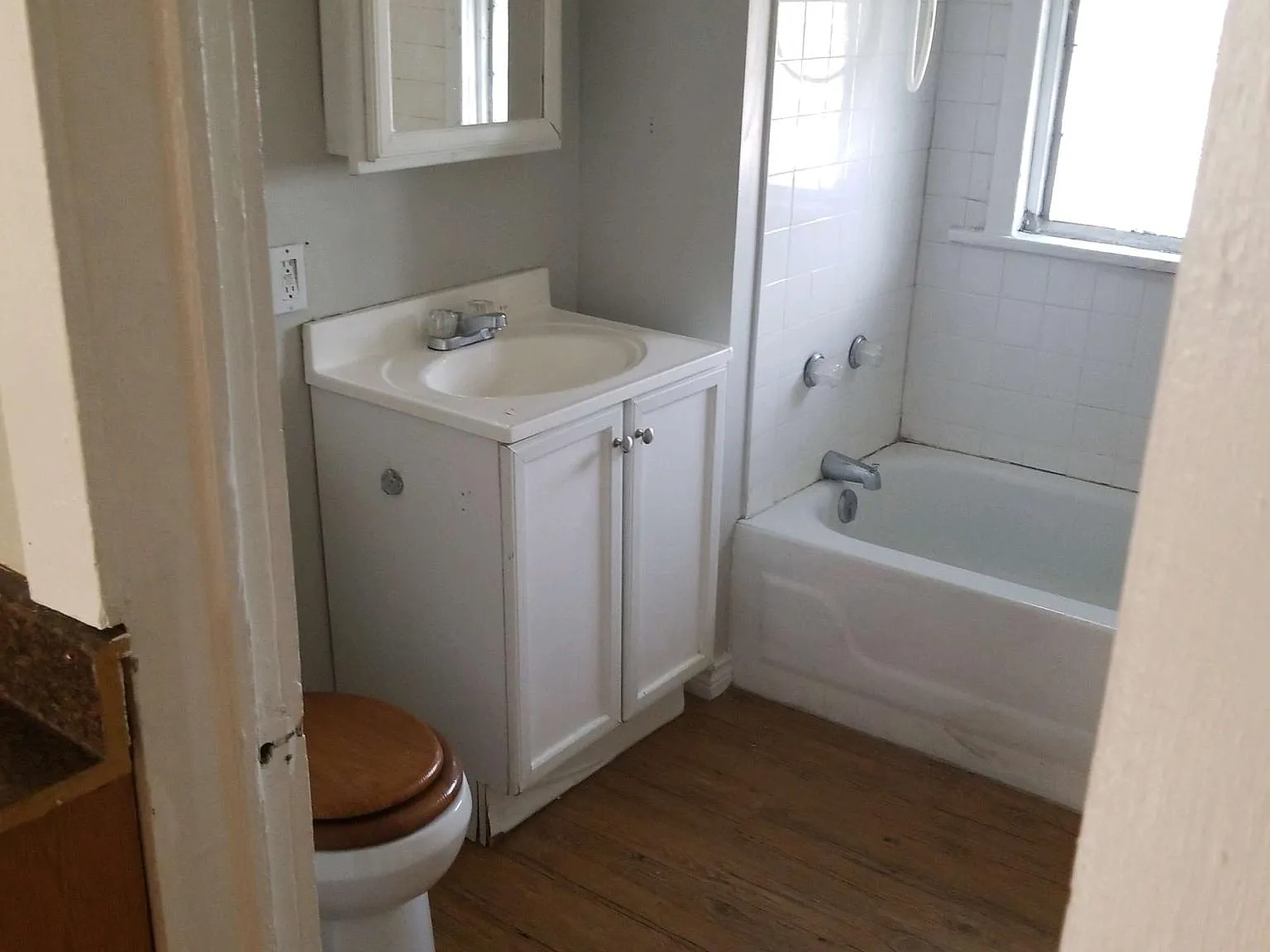 2 bed, $900 — Photo 3