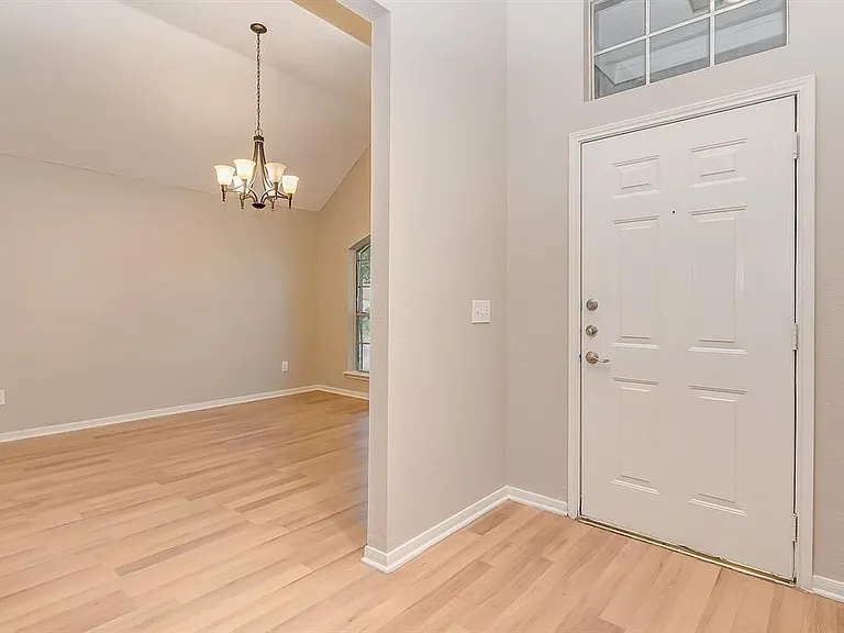 3026 Silver Spring Trl — Photo 5