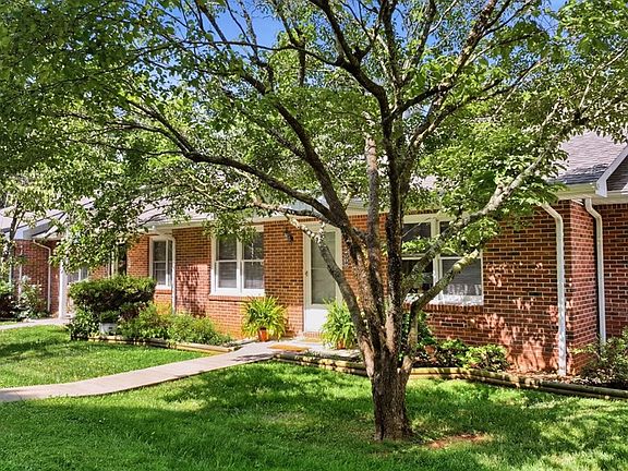 3rd image of 409 Hurst Cir
