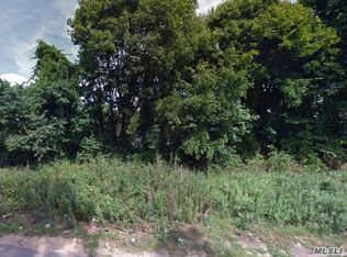 16 N 11th St, Wyandanch, NY 11798