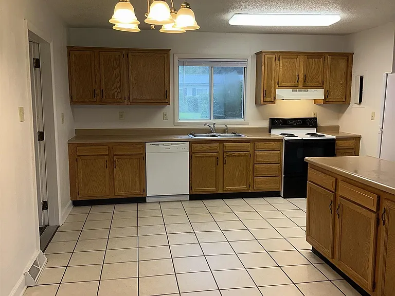 1531 Forbes Ave — Photo 11