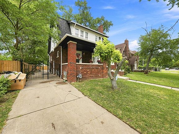 3rd image of 3438 Balfour Rd