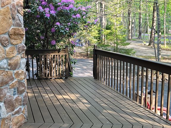 3rd image of 2048 Beaver Run Rd