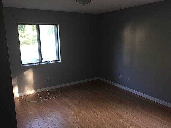 5th image of 59 Village Brook Ln