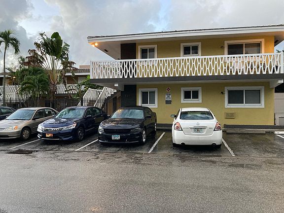 4th image of 837 NE 17th Ter APT 15