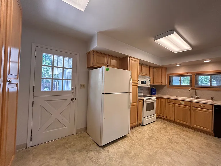 255 Ammons St — Photo 18