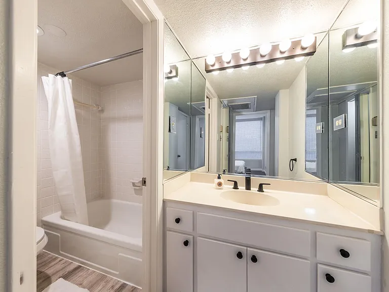 1212 Guadalupe St #301 — Photo 17