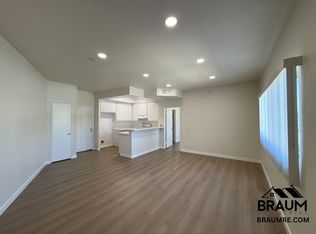 COLLINS, North Hollywood, CA 91601