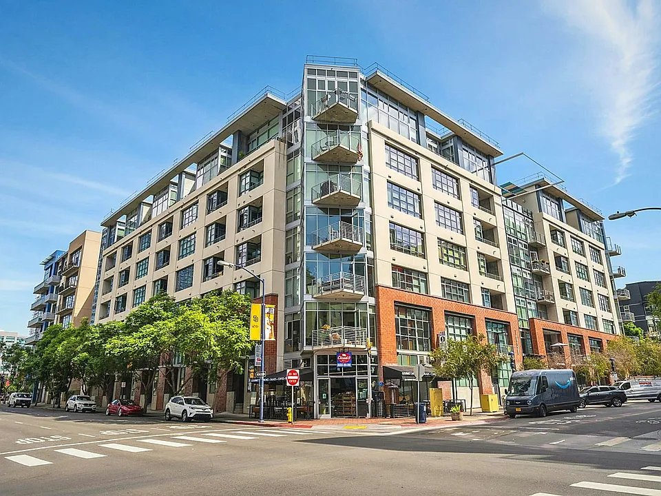 1050 Island Ave #106