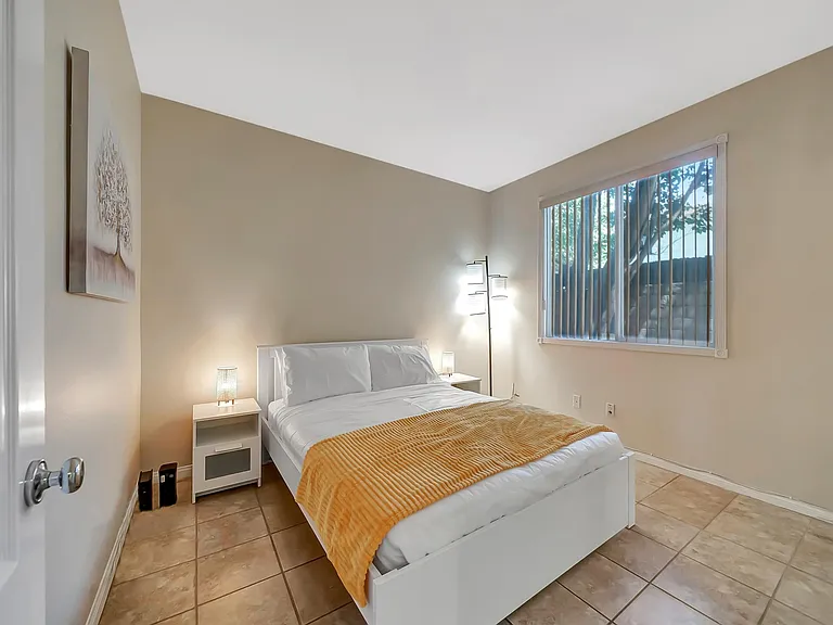 19316 Lavi Ct — Photo 49