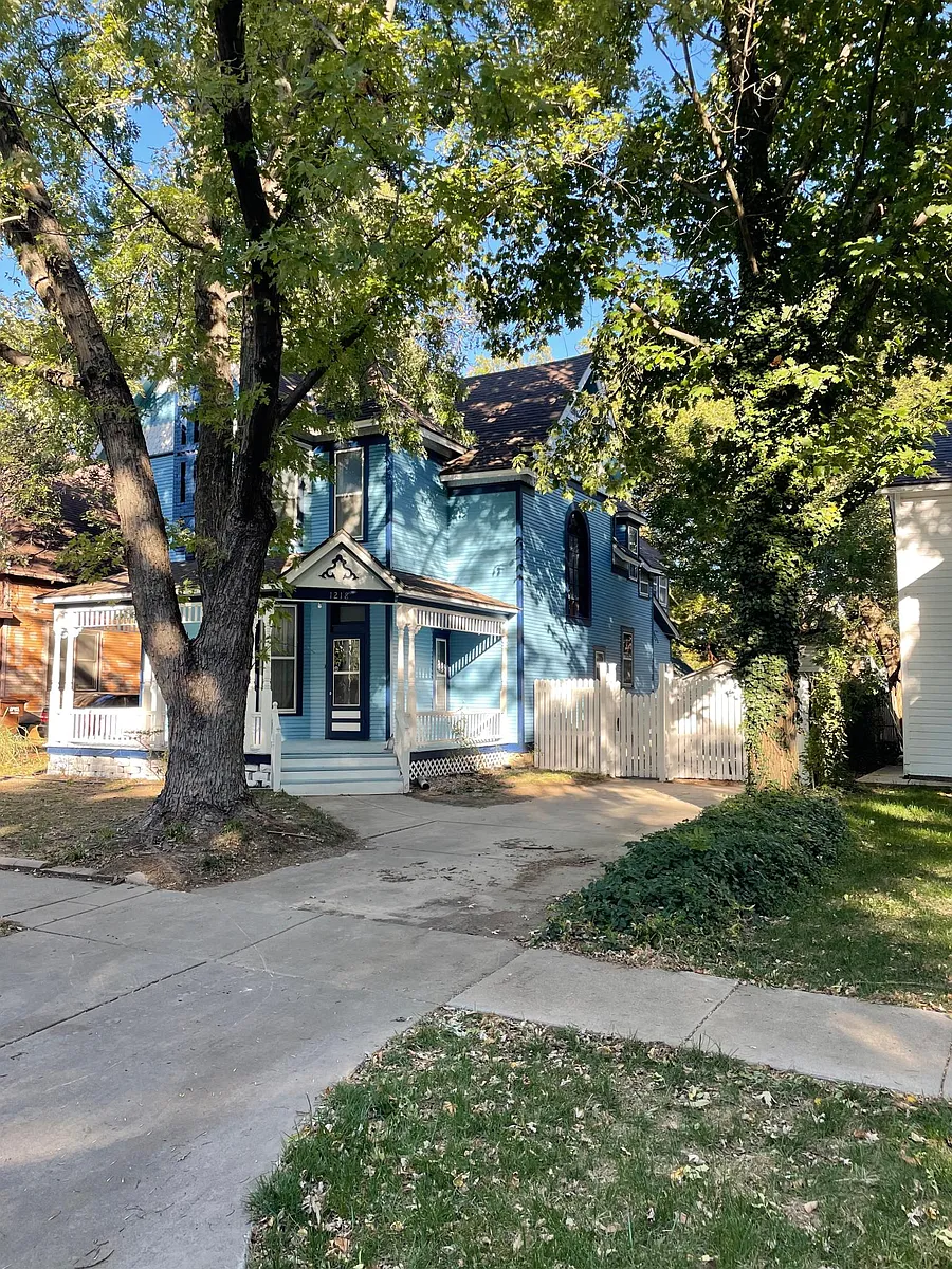 Building Photo - 1218 N Bitting Ave