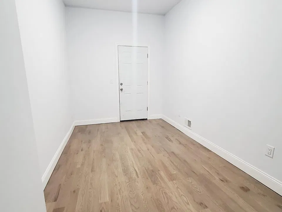 480 Bergen Ave #1S