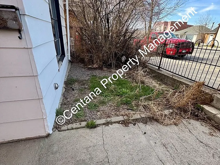 854 Main — Photo 3