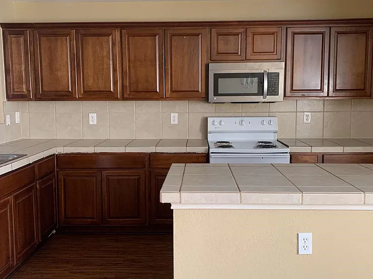 1434 Mission Hills Ln — Photo 5