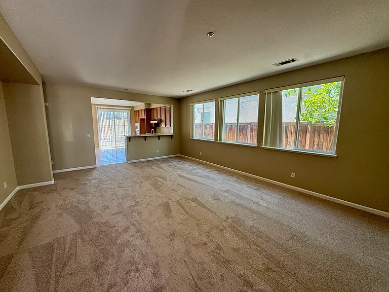 2706 Serene Ct — Photo 3