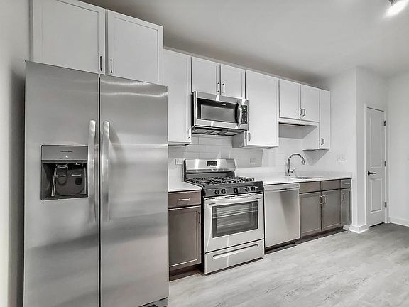 2nd image of 4723 N Wolcott Ave #409