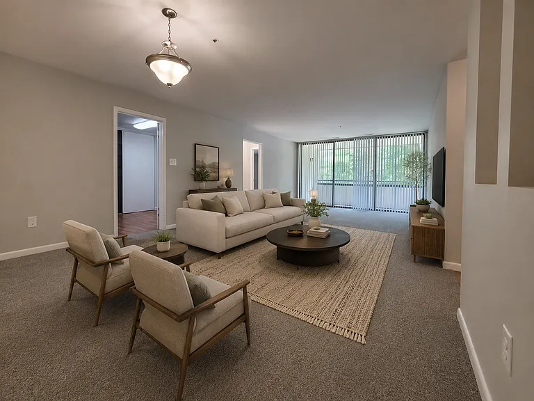 5 Pleasant Ridge Dr — Photo 2