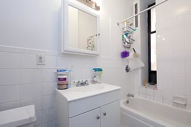 Rented by R New York