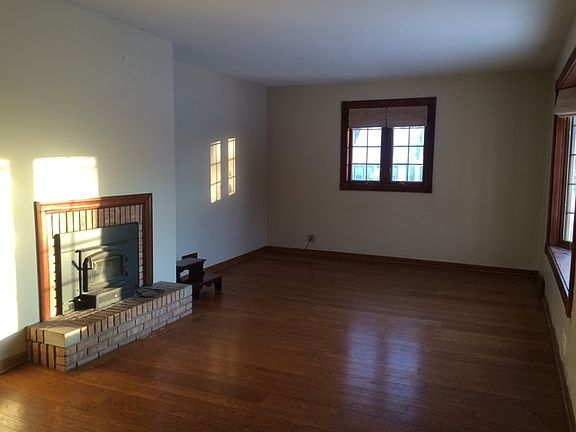 3rd image of 1029 Hibbard For Sale