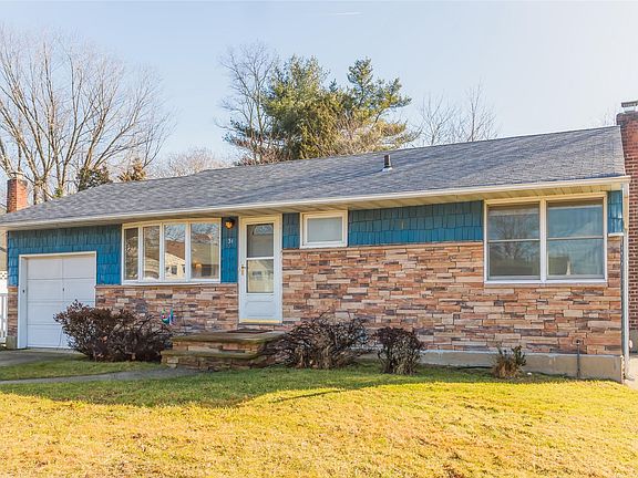 4th image of 31 Park Dr
