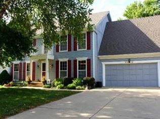 8418 Greenwood Cir, Lenexa, KS 66215